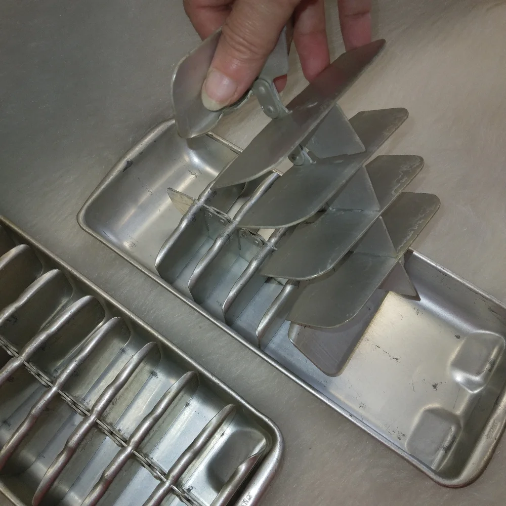 N/A vintage aluminum